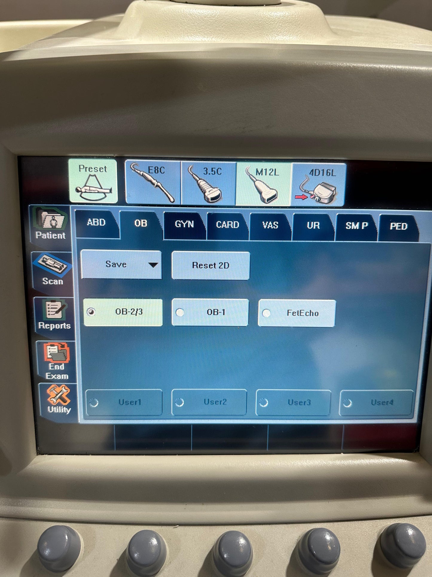 GE Logiq 9 Ultrasound System with Flat Pannel Monnitor / 4D